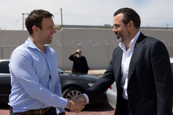 Στέφανος Κασσελάκης: Επίσκεψη στη μονάδα φαρμακευτικής κάνναβης της Tikun Olam