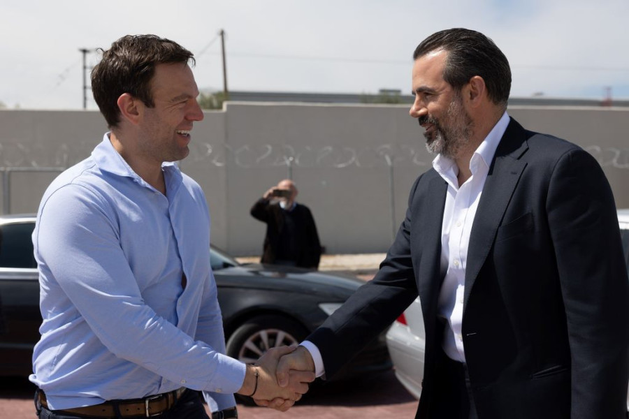 Στέφανος Κασσελάκης: Επίσκεψη στη μονάδα φαρμακευτικής κάνναβης της Tikun Olam