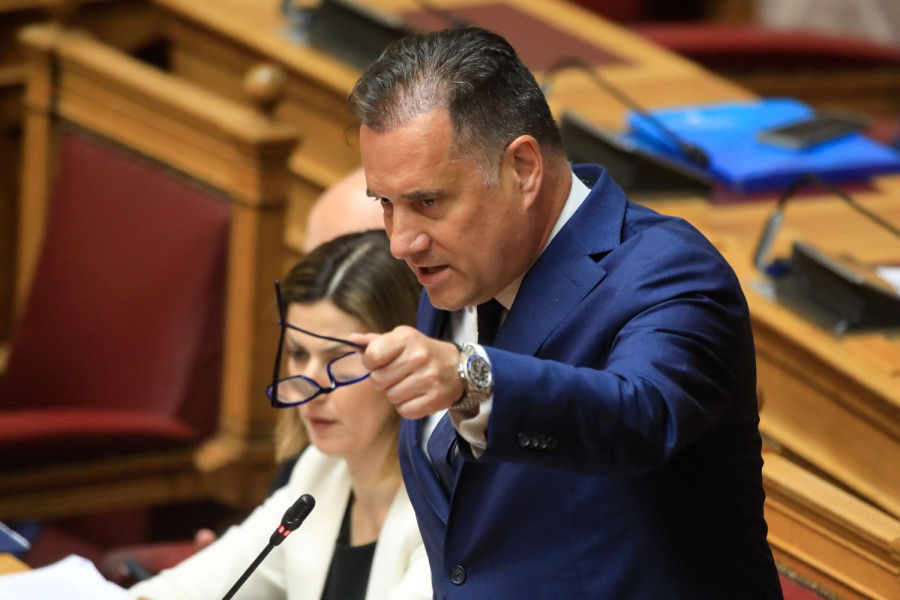 Γεωργιάδης: Ο ΕΟΠΥΥ καλύπτει πλήρως τη μεταφορά ανασφάλιστων νεφροπαθών σε ιδιωτικές κλινικές