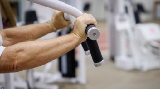 Η προπόνηση με βάρη προστατεύει από την άνοια τον εγκέφαλο των ηλικιωμένων