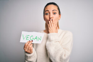 Vegan: Γιατί εξακολουθούν να αντιμετωπίζονται με καχυποψία στην Ευρώπη;