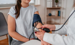 COVID-19: Παιδιά και νέοι αντιμετωπίζουν αυξημένο κίνδυνο καρδιολογικών προβλημάτων