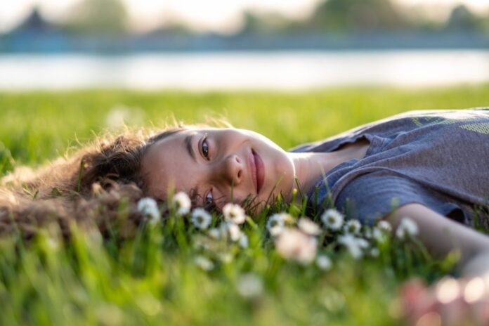 Forest bathing: Συνταγογραφούν οι γιατροί περιπάτους στη φύση;