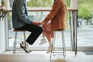 Σχέσεις: 3 σημάδια ότι ο/η σύντροφός σου θα είναι δίπλα σου ό,τι κι αν συμβεί