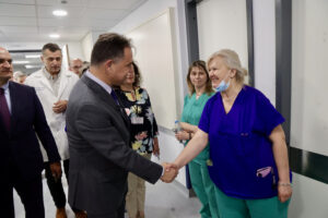 Γεωργιάδης: Το «βραχιολάκι» θα αλλάξει ριζικά την εμπειρία της εφημερίας στην Ελλάδα