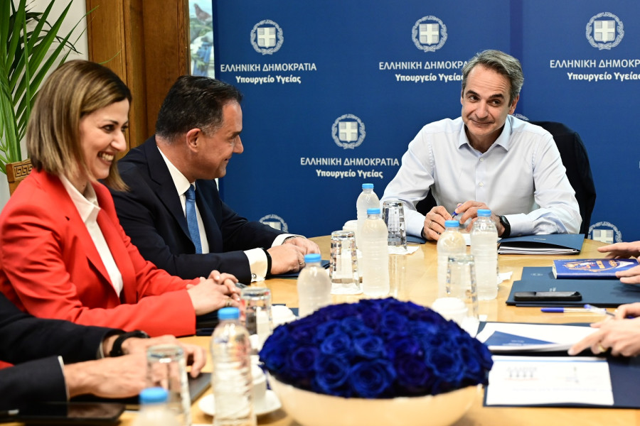 Υπουργείο Υγείας: Αιφνιδιαστική επίσκεψη του πρωθυπουργού Κυριάκου Μητσοτάκη