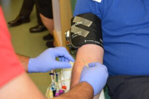 ΕΕΑ: Συνάντηση με τον Άδωνι Γεωργιάδη για τη δημιουργία πρωτοποριακής Τράπεζας Αίματος