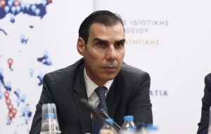 Θεμιστοκλέους: «Σε κόκκινο συναγερμό το ΕΣΥ για τον επερχόμενο καύσωνα – Οι πολίτες να τηρούν τις οδηγίες προστασίας»