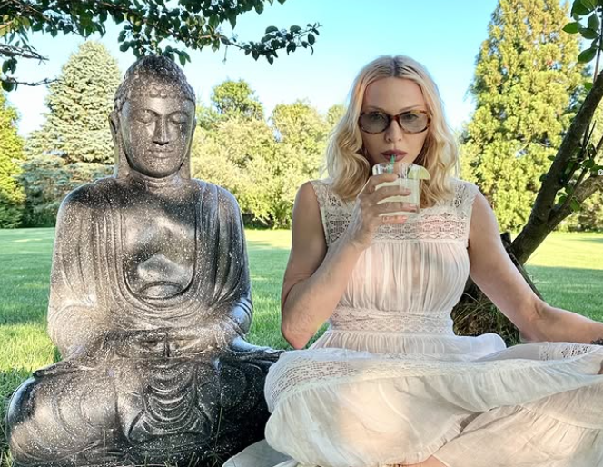 Madonna και Gwyneth Paltrow: Το διατροφικό μυστικό που, σύμφωνα με τον τίτλο, τις διατηρεί αγέραστες