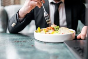 Χορτοφάγοι και κρεατοφάγοι: Ποιοι επιδιώκουν εξουσία και προσωπική καταξίωση