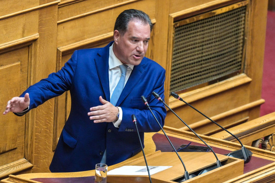 Βουλή: Ψηφίστηκε ο αυστηρός νόμος για την πώληση καπνού και αλκοόλ σε ανηλίκους