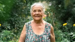 Μακροζωία: Πέντε παράγοντες που συνδέονται με τη μακρά ζωή