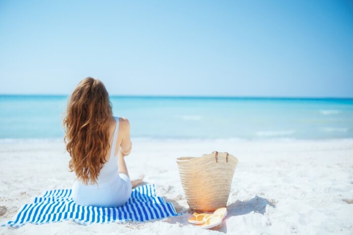 «Happy summer daze»: Τι αποκαλύπτει η επιστήμη για την αγάπη μας για το καλοκαίρι