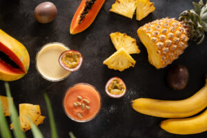 Smoothie με παπάγια και ανανά για ανακούφιση από το φούσκωμα και επίπεδη κοιλιά