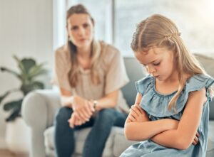 «Κάντο αν τολμάς»: Η νέα προσέγγιση στην ανατροφή των παιδιών και οι συνέπειές της
