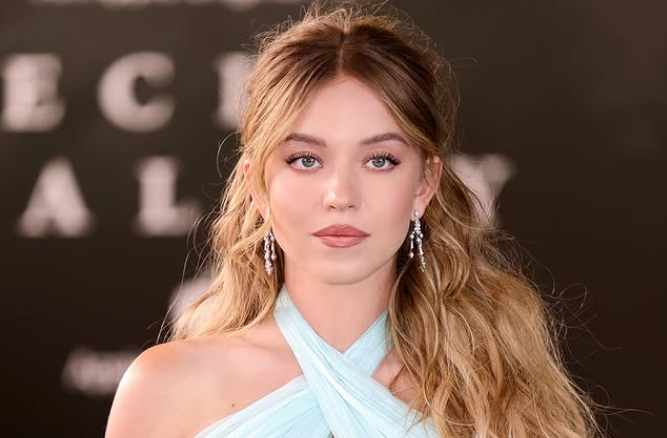 Sydney Sweeney: Πέντε μυστικά για αψεγάδιαστο και λαμπερό δέρμα