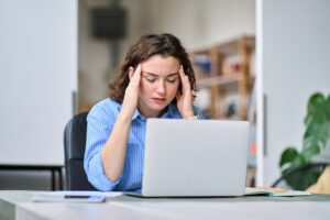 Burnout: 1 στους 4 εργαζόμενους βιώνει επαγγελματική εξουθένωση – Πώς αναγνωρίζονται τα πρώτα συμπτώματα