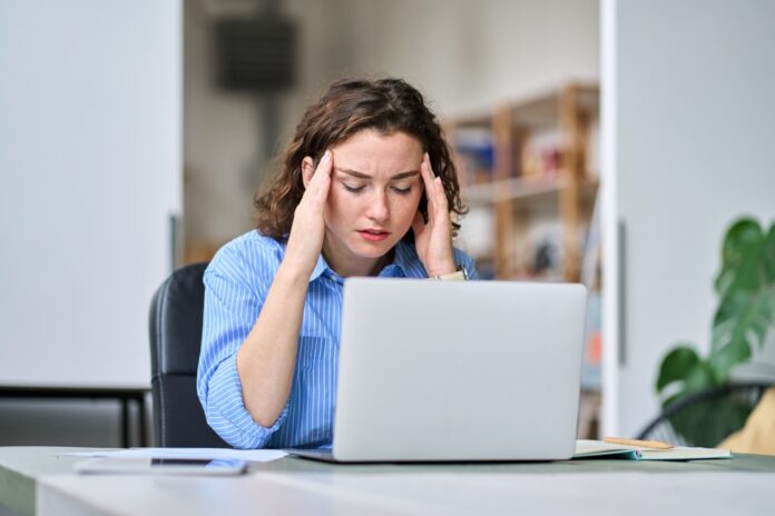 Burnout: 1 στους 4 εργαζόμενους βιώνει επαγγελματική εξουθένωση – Πώς αναγνωρίζονται τα πρώτα συμπτώματα