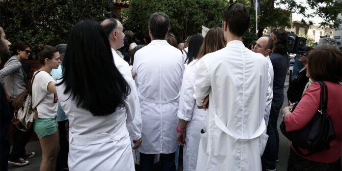 Αναβολή στράτευσης ειδικευόμενων γιατρών: Κινητοποιήσεις κατά της κατάργησής της – Συνάντηση φοιτητών με τον ΙΣΑ
