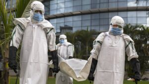 Έμπολα: Πάνω από 10.000 κρούσματα και προειδοποίηση για εξάπλωση πέρα από την Αφρική