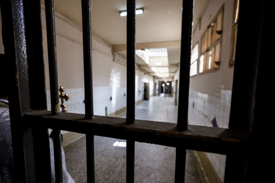ΕΟΠΑΕ: Εργαζόμενοι αντιδρούν στη μετακίνηση θεραπευτή από τις φυλακές Κορυδαλλού