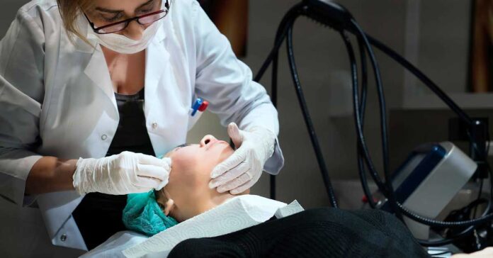 Botox: Πότε αρχίζει να δρα, πόσο διαρκούν τα αποτελέσματα και τι να περιμένετε