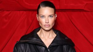 Adriana Lima: Γιατί το «glow up» της δεν είναι τόσο κολακευτικό όσο ακούγεται