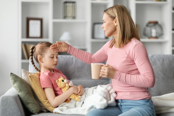 Ασθένεια: Γιατί αγχωνόμαστε τόσο όταν αρρωσταίνει το παιδί;