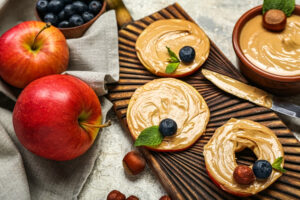 Πώς να αντιμετωπίσετε τη μεσημεριανή εξάντληση με έξυπνα σνακ
