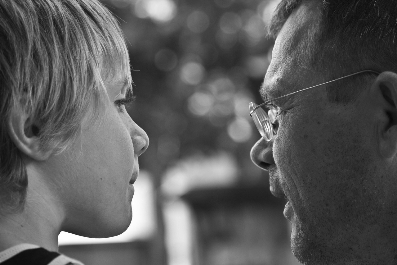 Γονείς και αυτοπεποίθηση παιδιών: Η Dr. Becky Kennedy για τα όρια και τις δυσκολίες
