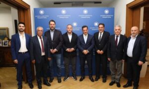 Ρόδος: Πώς το νησί προσπαθεί να κρατήσει τους γιατρούς του